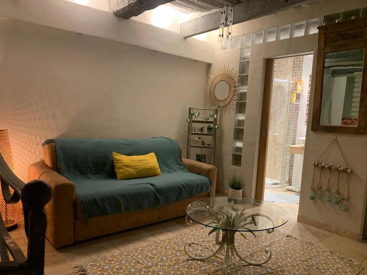 Appartement de charme au coeur du Vieil Antibes France