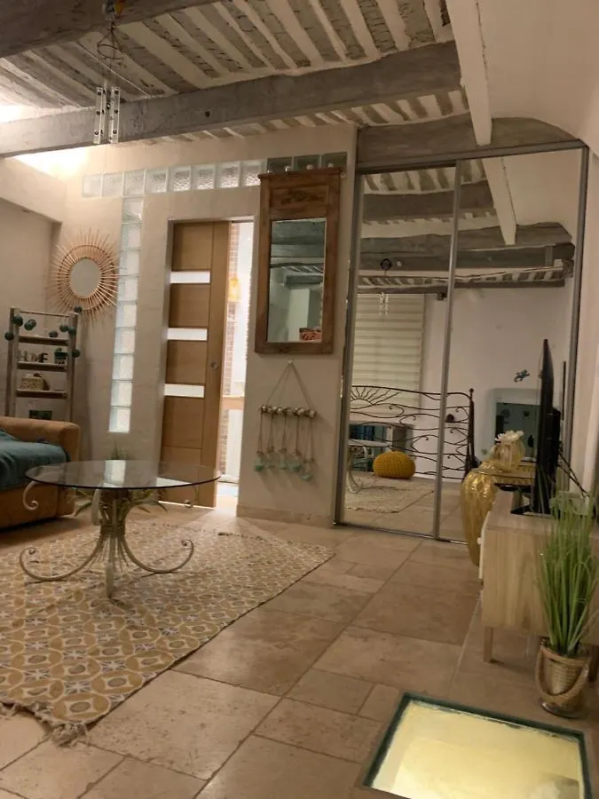 Appartement De Charme Au Coeur Du Vieil Antibes 0*,